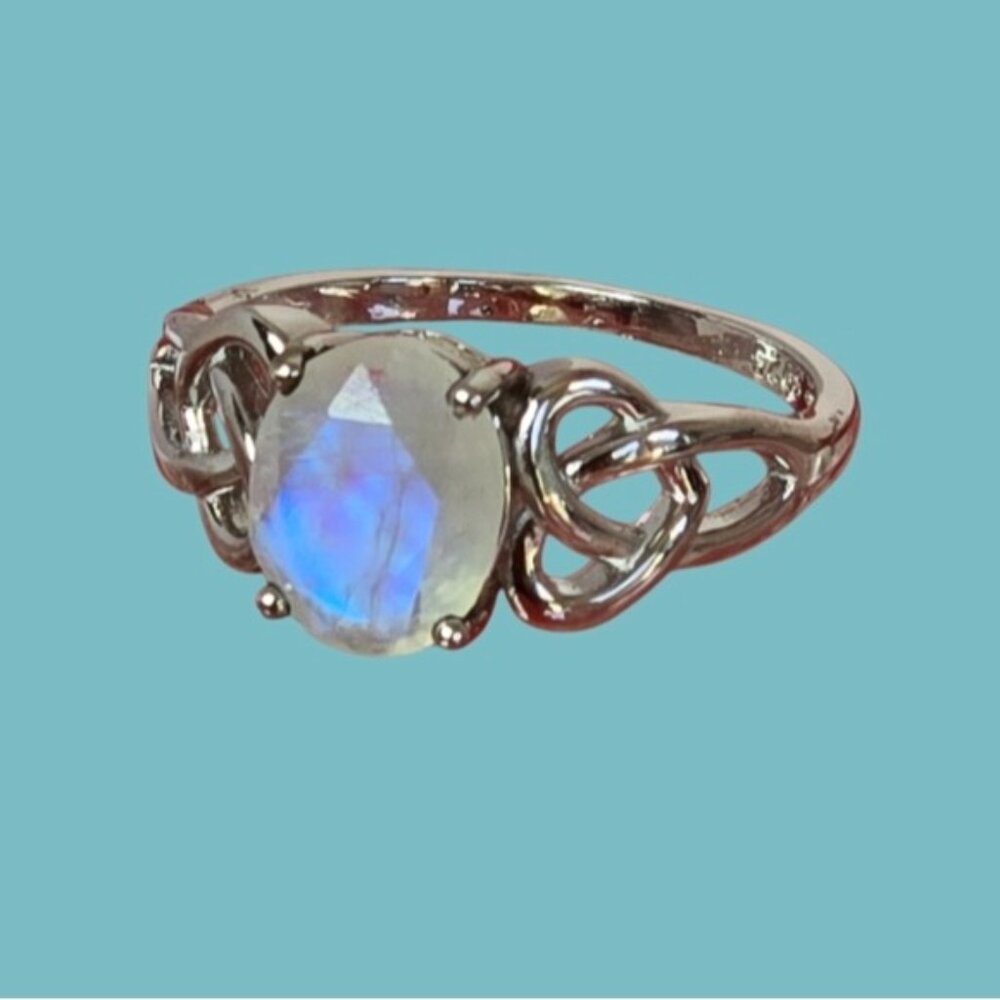 925 Sterling Sillver Ring with Natural Moonstone 7x9mm Gemstone